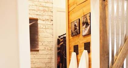 Marvelous western themed studio with AC in charming Salina.