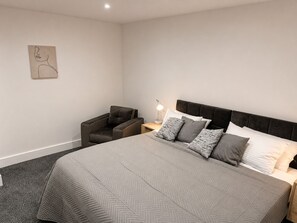 Room - Modern 2-Bed Flat Near Donington & EMA 2 (Long Eaton)