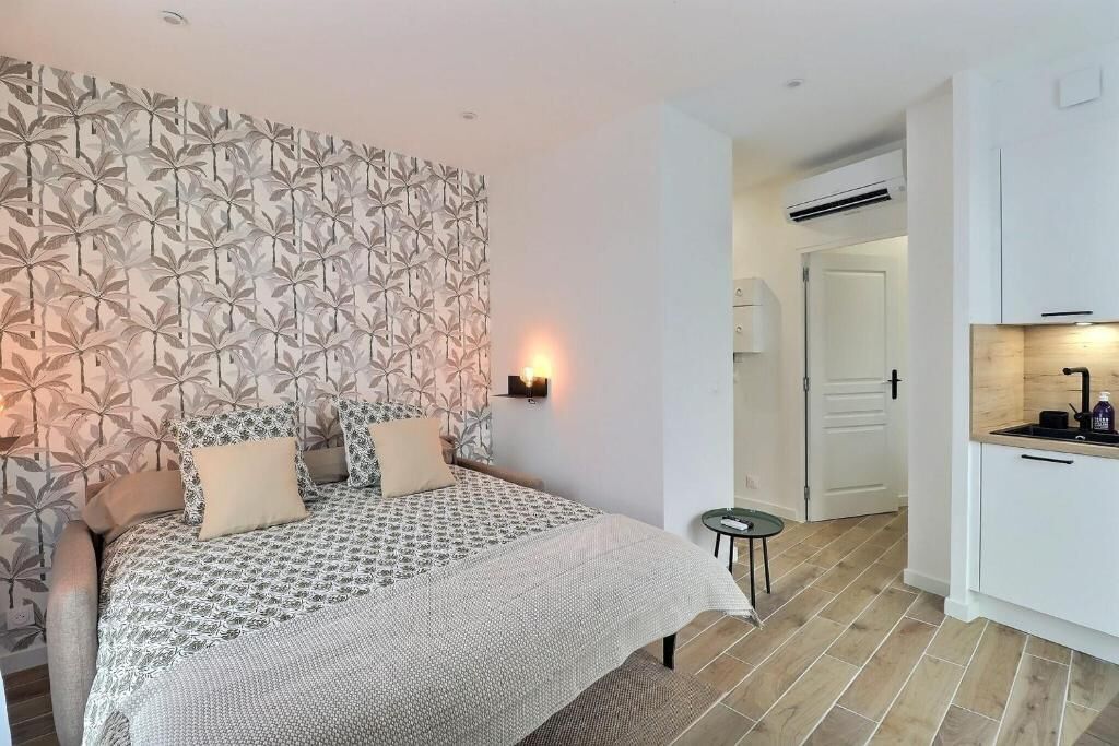 Comfort Studio, City View | Iron/ironing board, free WiFi