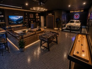 Games room - Reece Farm Retreat • Hot Tub • Game Room • Palouse Views • Near WSU & UI (Moscow)