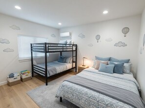 Room - Reece Farm Retreat • Hot Tub • Game Room • Palouse Views • Near WSU & UI (Moscow)