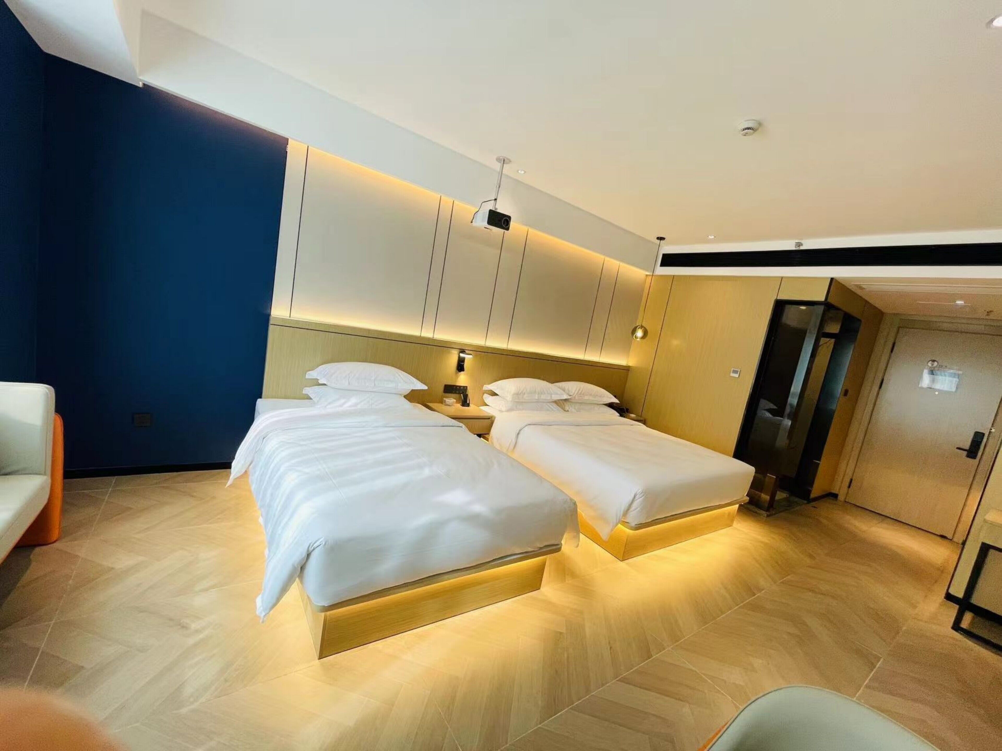 Studio Familial, vue ville | Bureau, espace de travail pour ordinateur portable, Wi-Fi gratuit