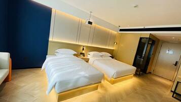 Studio Familial, vue ville | Bureau, espace de travail pour ordinateur portable, Wi-Fi gratuit