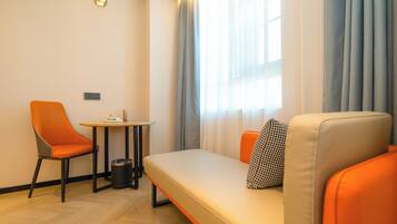 Superior Double Room, City View | Interior