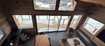 Luxury 115-square-meter chalet in a ski resort, ideal for two families (8–10 people)