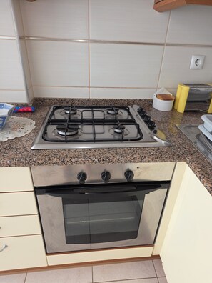 Coffee/tea maker, fridge, microwave, oven - Casa da Areia 26 (Monte Gordo)