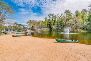 Beach - Lakeside condo, dog-friendly, AC, large porch, shared amenities, beach access, pool, tennis (Flat Rock)
