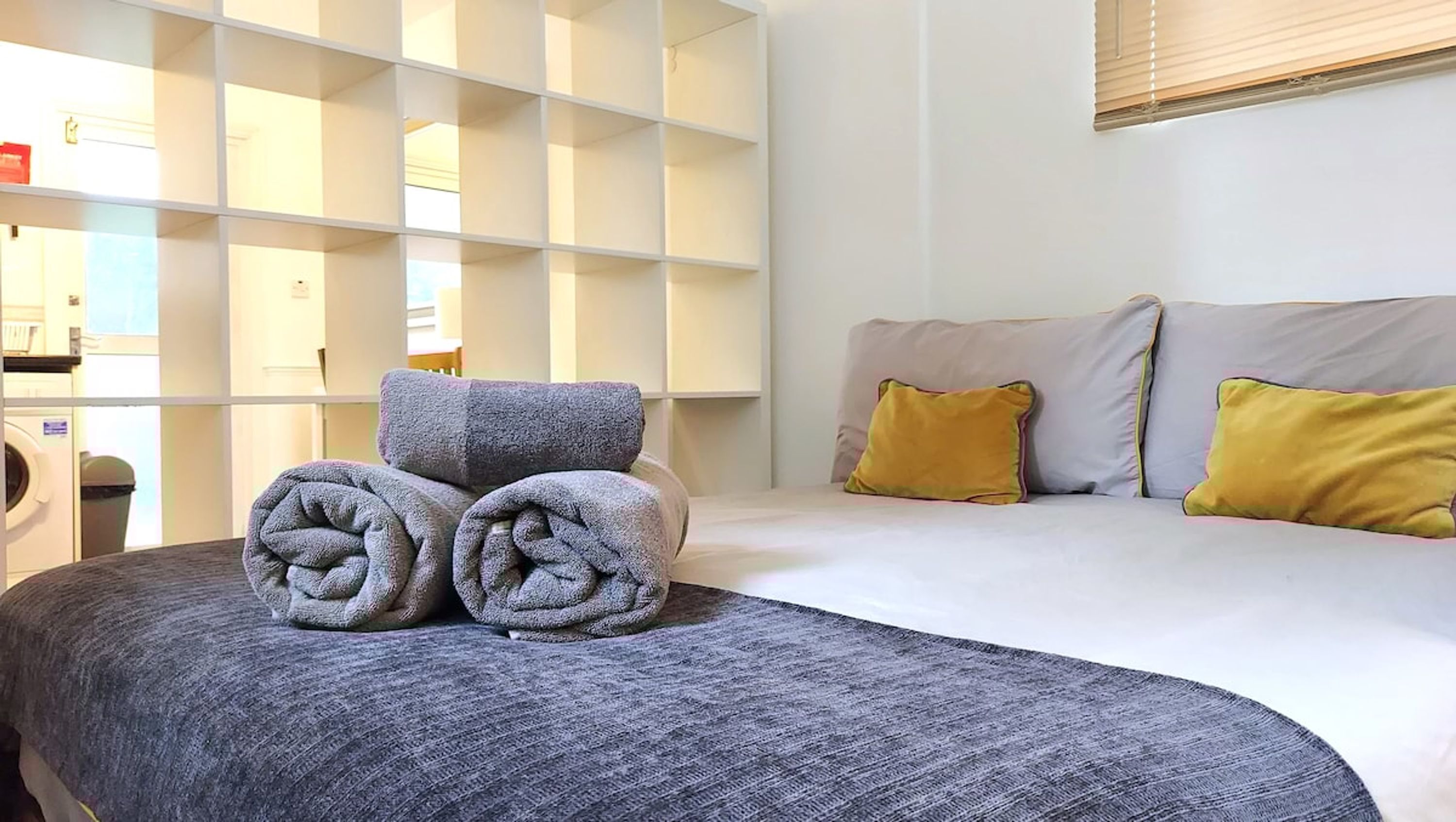 1 bedroom, desk, iron/ironing board, WiFi (free)