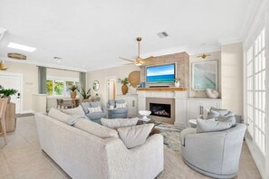 Family House, Patio, Canal View | Living area