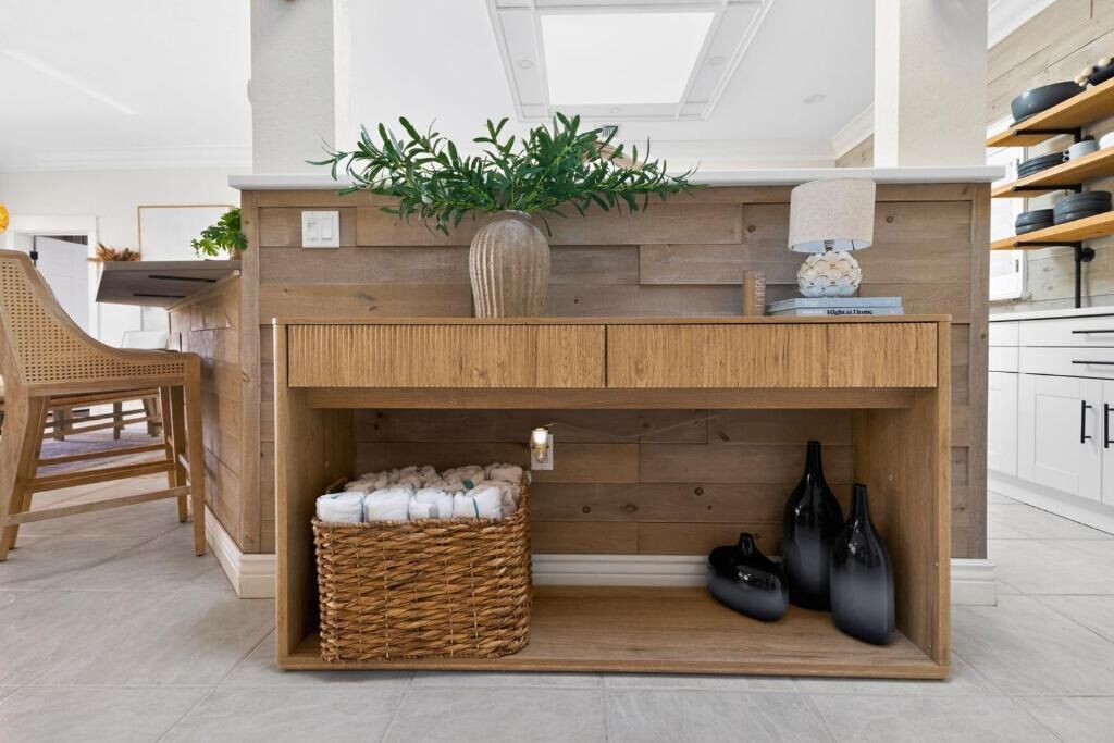Family House, Patio, Canal View | Interior