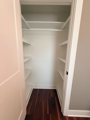 Interior - Cozy Downtown Franklin Cottage (Franklin)