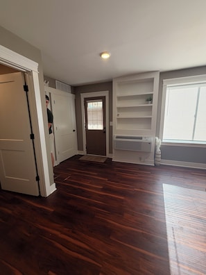 Interior - Cozy Downtown Franklin Cottage (Franklin)