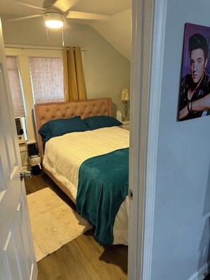 2 chambres, fer et planche à repasser, Wi-Fi, draps fournis