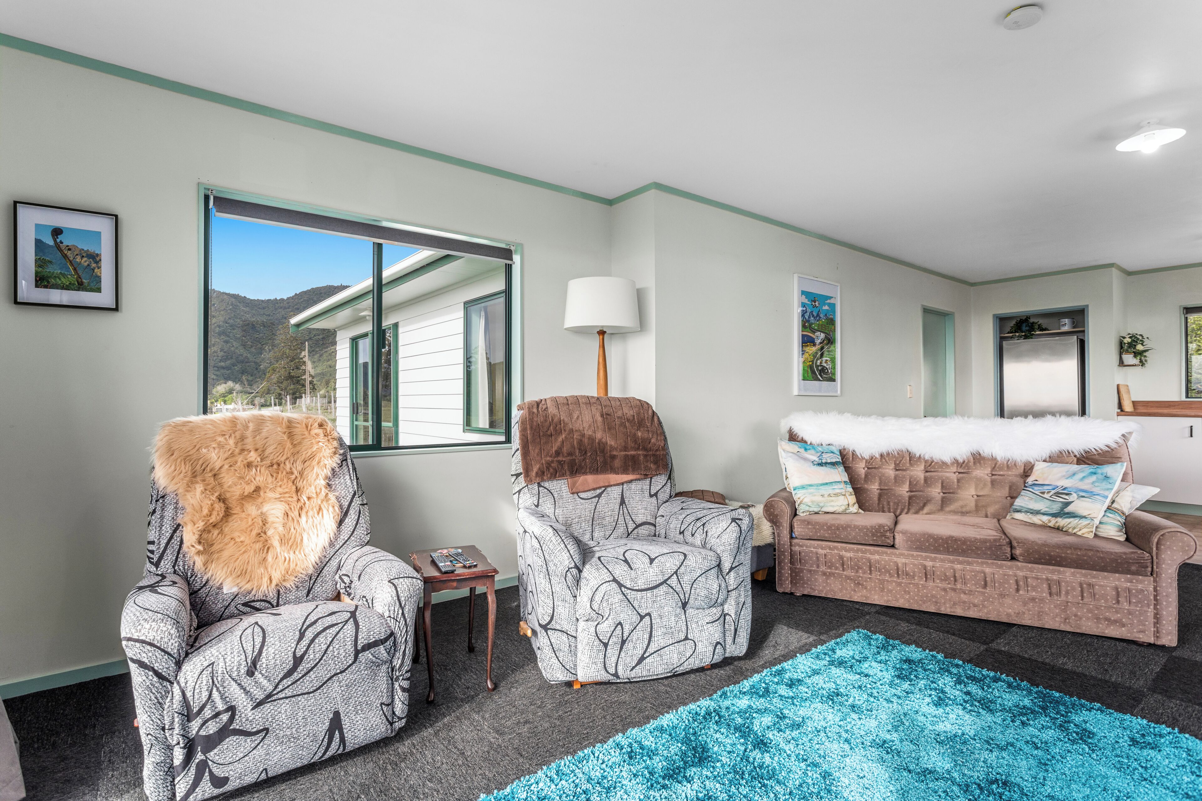 Little Kowhai - Te Kaha Holiday Home - Te Kaha