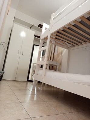 3 dormitorios, tabla de planchar con plancha, wifi y ropa de cama