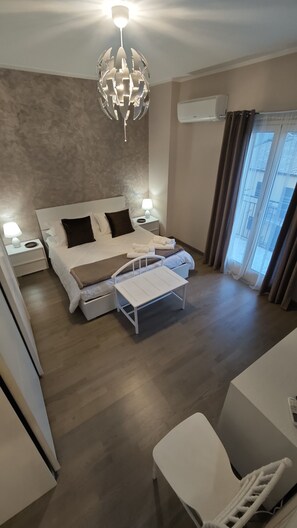 3 bedrooms, iron/ironing board, WiFi, bed sheets - LASCARI APARTMENT NEAR CEFALÙ, THE BEACH, AND THE SHUTTLE BUS (Lascari)