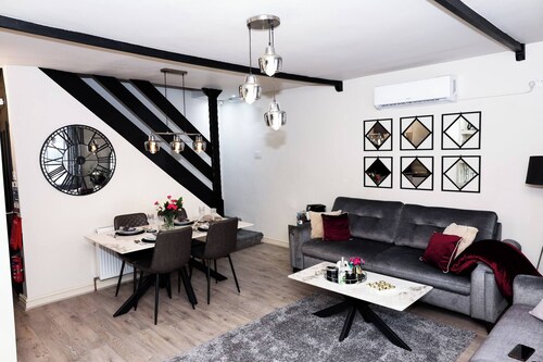 Contactors Welcome - Wifi - Games Room & Air Con