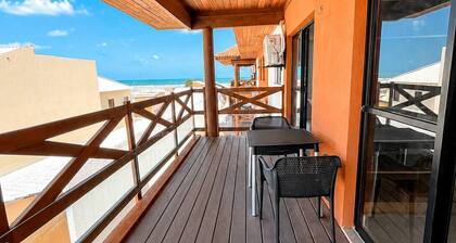 Apartment with balcony and sea view, 3 minutes from Atalaia beach.