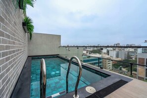 Pool - Geko | Modern 2BR w/Balcony & Pool in Miraflores (Miraflores)