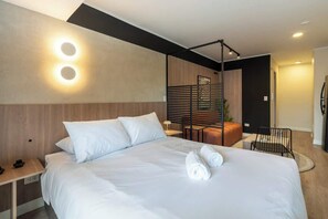 Bügeleisen/Bügelbrett, Reisekinderbett, WLAN, Bettwäsche