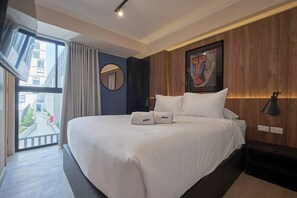Iron/ironing board, travel cot, WiFi - Geko | Chic 2BR Retreat steps from the Malecón (Miraflores)