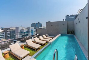 Pool - Geko l Phenomenal 1BR w/ Balcony in San Isidro (San Isidro)
