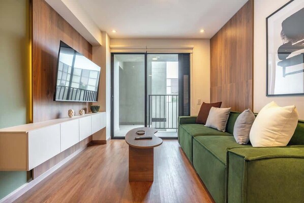 TV - Geko l Hidden Gem 1BR w/Balcony in San Isidro (Miraflores)