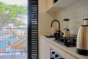 Coffee/tea maker, fridge, microwave, electric kettle - Geko | Heartwarming Loft w/ Gym in Barranco center (Barranco)