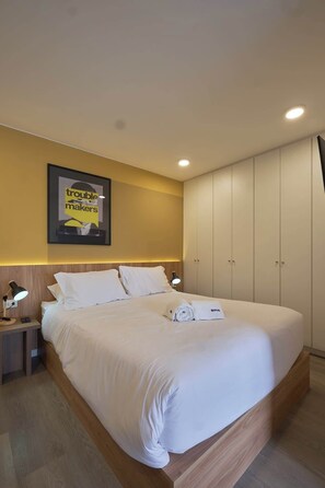 Iron/ironing board, travel cot, WiFi, bed sheets - Geko | Heartwarming Loft w/ Gym in Barranco center (Barranco)