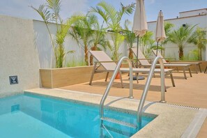 Pool - Geko | Intimate 1BR Retreat in Miraflores w/ Pool (Miraflores)