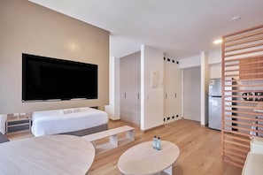 Interior - Geko | Intimate 1BR Retreat in Miraflores w/ Pool (Miraflores)