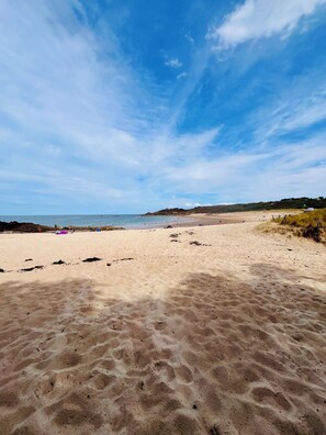 A wide sandy beach with a clear sky. - The Enclosed Garden of Cancale (Cancale)