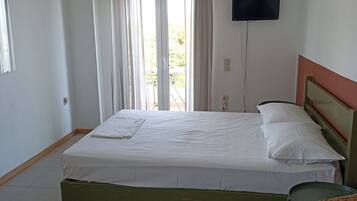 Tabla de planchar con plancha, Internet, ropa de cama