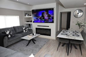 Bungalou, 1 dormitori, llar de foc | Sala d'estar