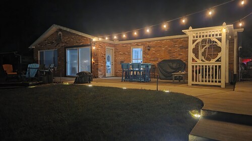 Enjoyable 2-bedroom house with boat dock across from Cranberrys.