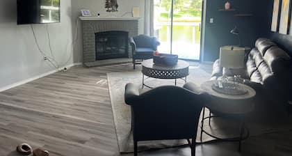 3 bedroom on private lake, near tenkiller lake, additional space for RV 30amp