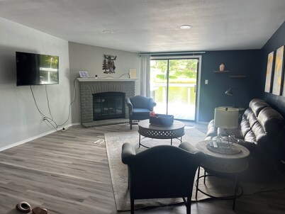  3 bedroom on private lake, near tenkiller lake, additional space for RV 30amp