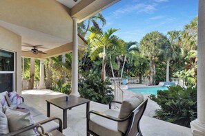 Outdoor pool, a heated pool - Marin - 4BR+Office, Pool & Dock (Key Colony Beach)