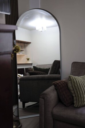 Interior - Stylish Home - Contactors Welcome Wifi & Parking (Bradford)