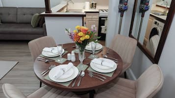 House, 2 Bedrooms | Dining