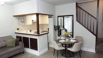 House, 2 Bedrooms | Dining room