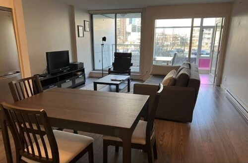 Downtown Vancouver- Close to BC Place - Sleep 6