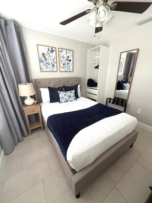 5 sovrum, skrivbord, strykjärn/strykbräda och resesäng