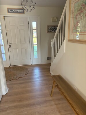 Interior - Cozy 3-bedroom with newly updated kitchen and living areas for a relaxing stay! (Victor)