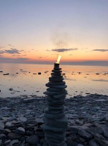 Cozy vacation home in sunny southern Gotland with a large garden, sauna, and much more.