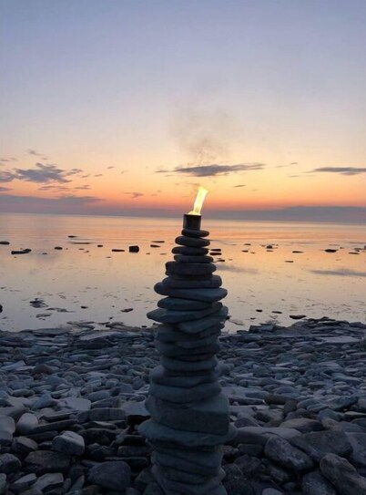 Cozy vacation home in sunny southern Gotland with a large garden, sauna, and much more.
