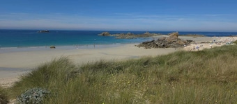 Chalet with beach access (100 meters on foot)