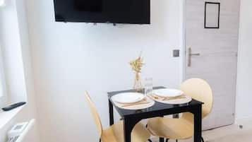Studio | Dining