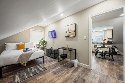 The Attic-Loft at Valley District 3BR/1BA Ldry "P"