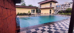 Piscine extérieure